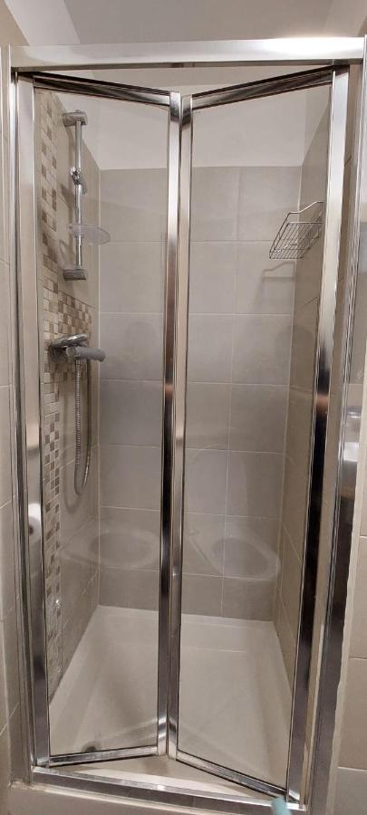 One Bedroom Flat In Finchley Road Londres