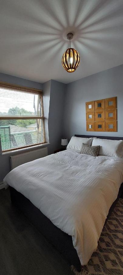 One Bedroom Flat In Finchley Road Londres