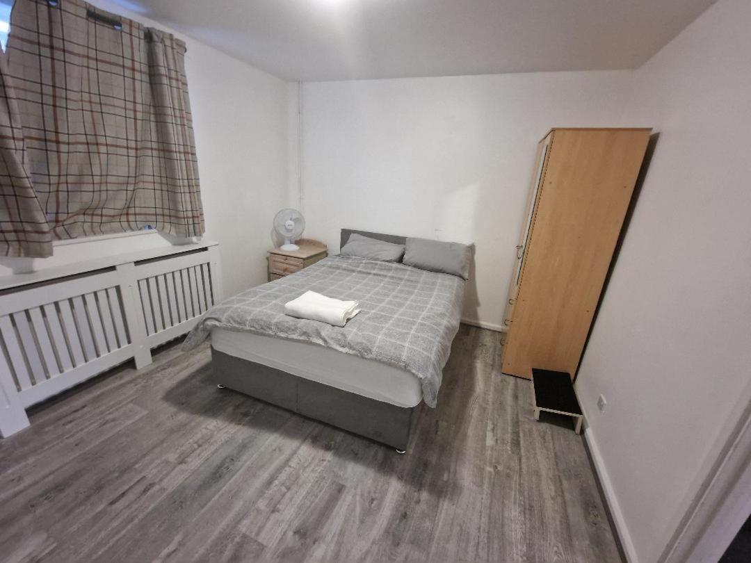 Сasa de vacaciones Luxury House, 4 Bedrooms Fully Furnished Londres