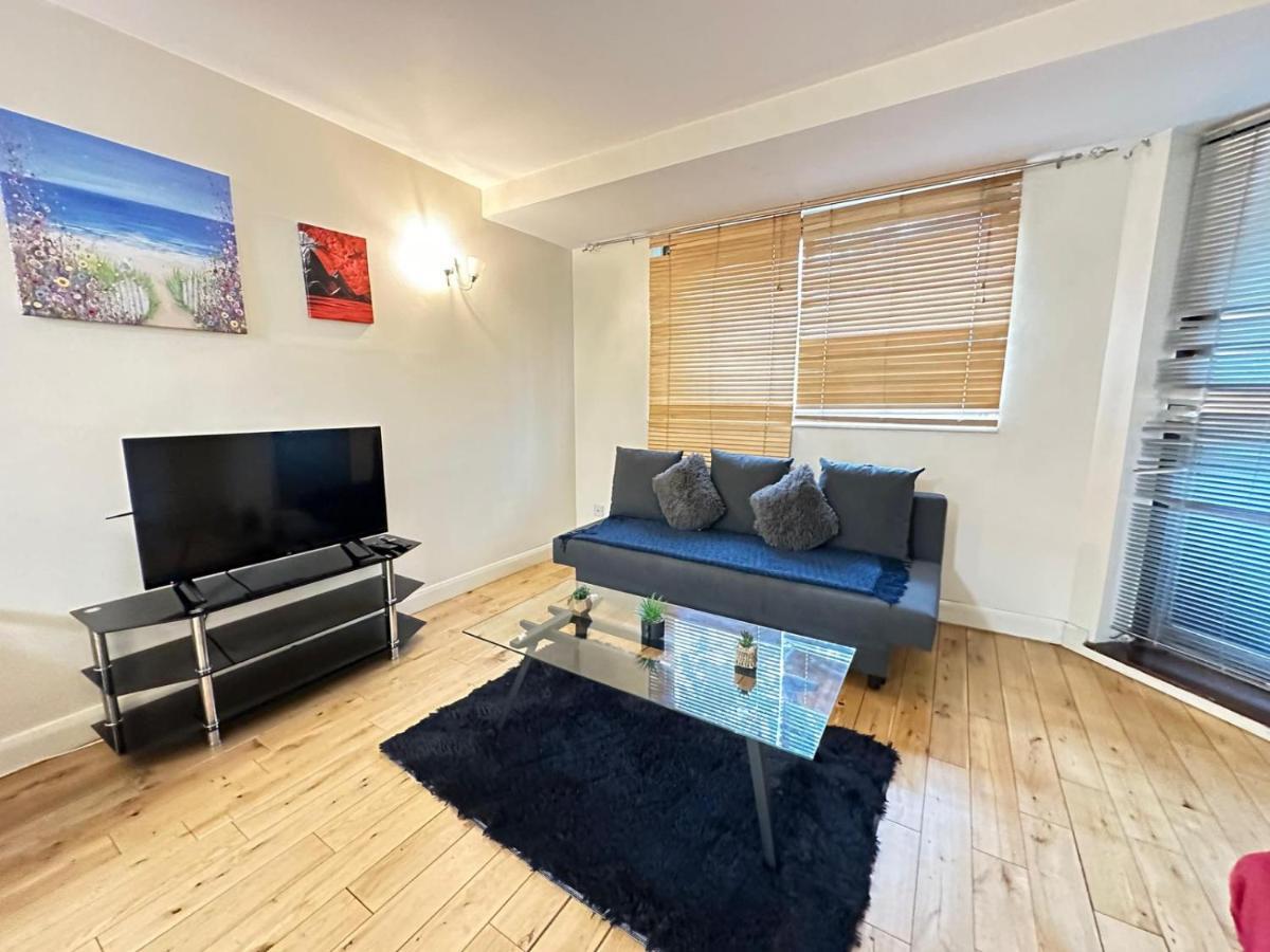 Lovely Studio Flat Cromwell Road Apartment *