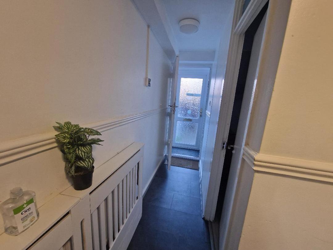 Luxury House, 4 Bedrooms Fully Furnished Сasa de vacaciones Londres