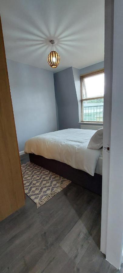 One Bedroom Flat In Finchley Road * Londres