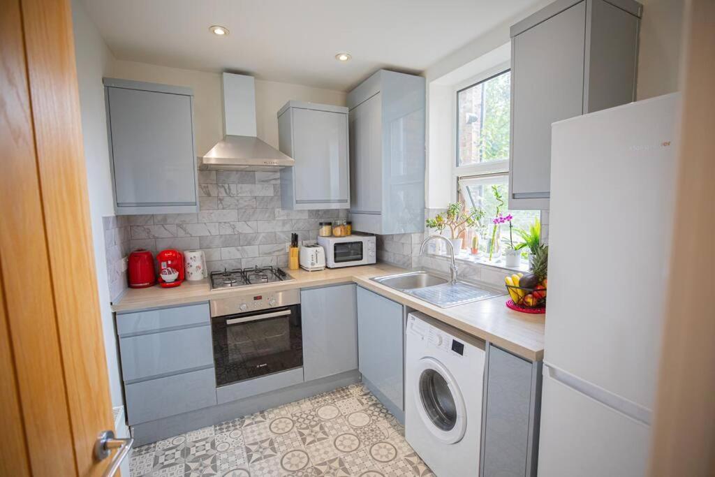 Hammersmith Apollo 1 Bedroom