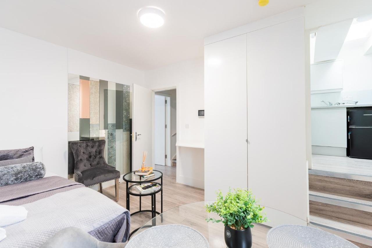Stylish Near Kensal London