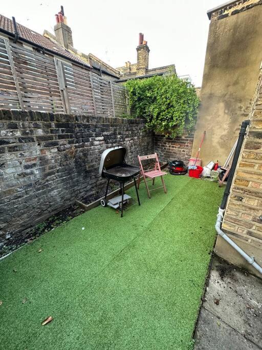Cozy 2 Bed Flat ! Amazing Bath! Apartamento Londres