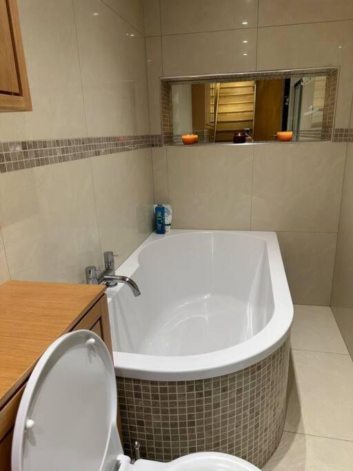 Apartamento Cozy 2 Bed Flat ! Amazing Bath! Londres