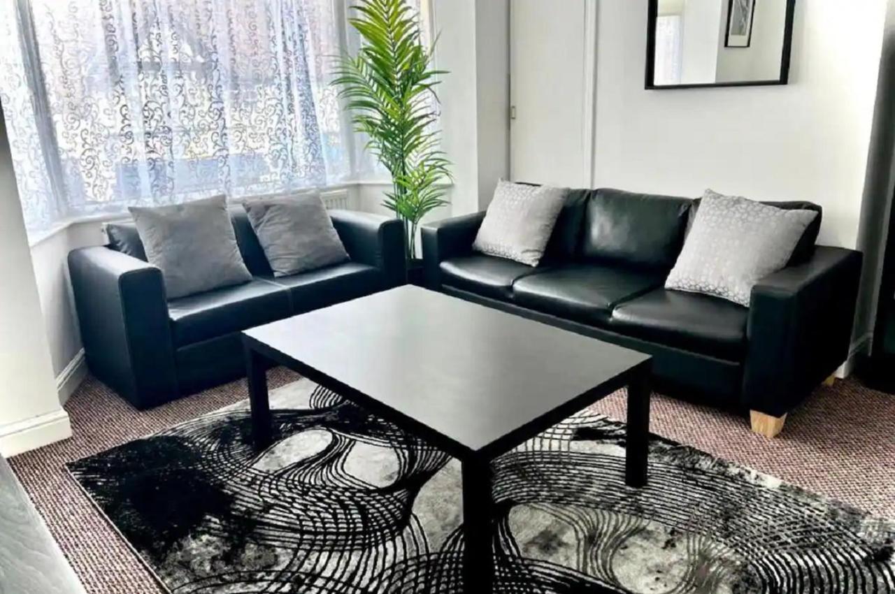 Entire 2-bedroom Stylish Flat, Wembley Park Apartamento Londres
