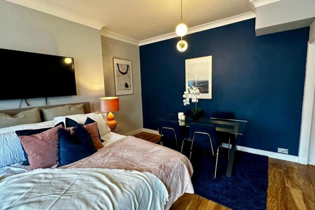 Stylish Near Regent's Park N7 *
