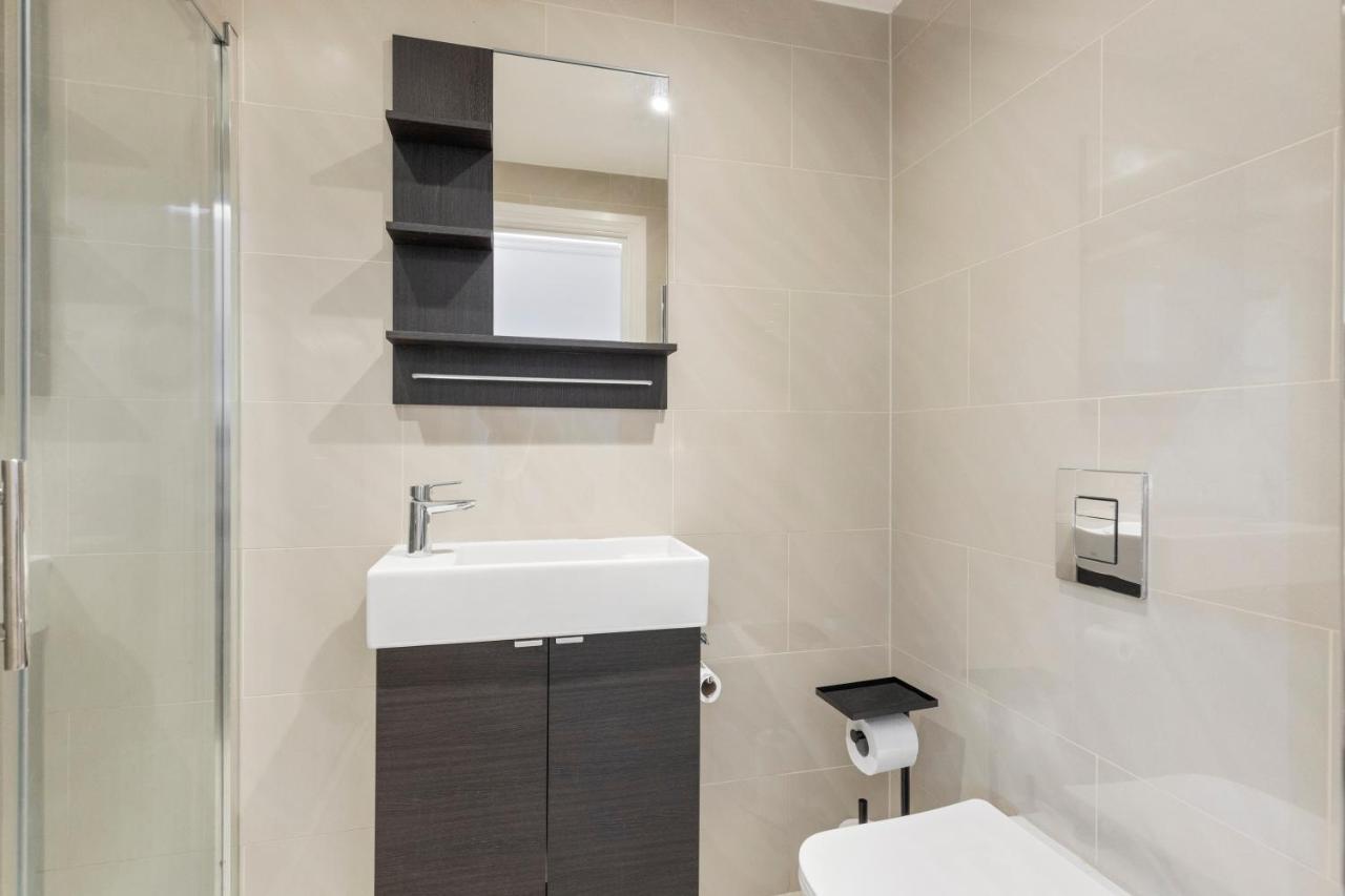 Apartment Hamburg Gf1br 1ba By Bus Stop In Acton 8 *