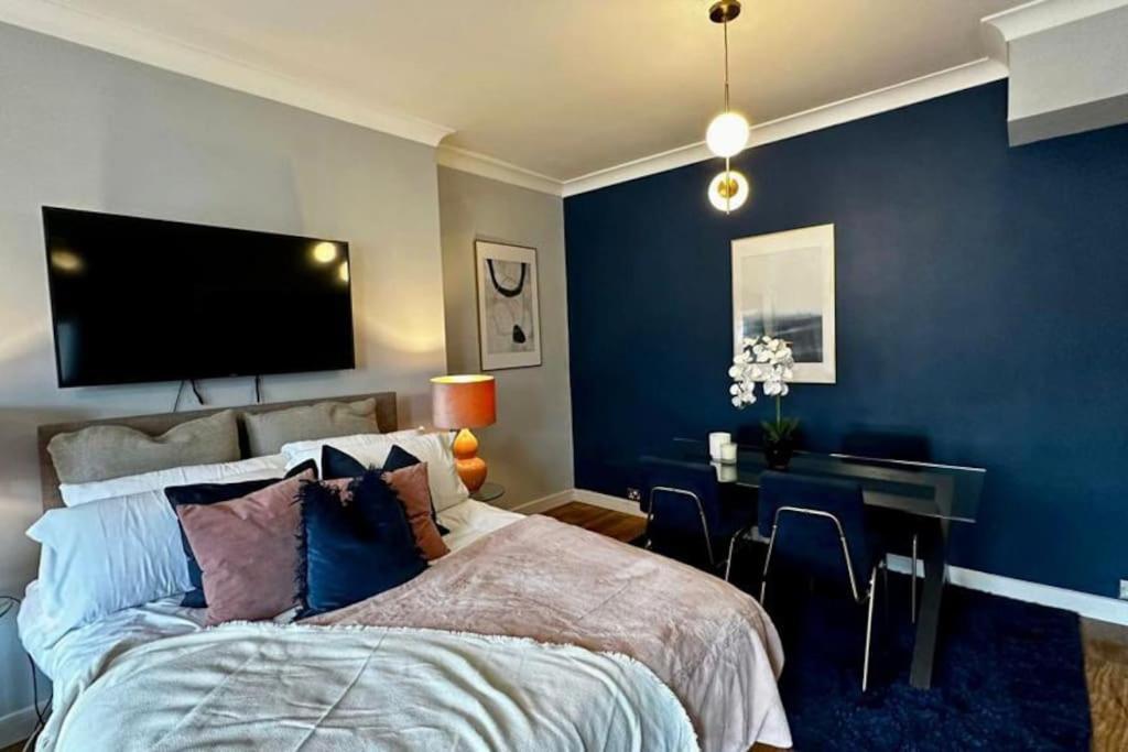 Stylish Near Regent's Park N7 *
