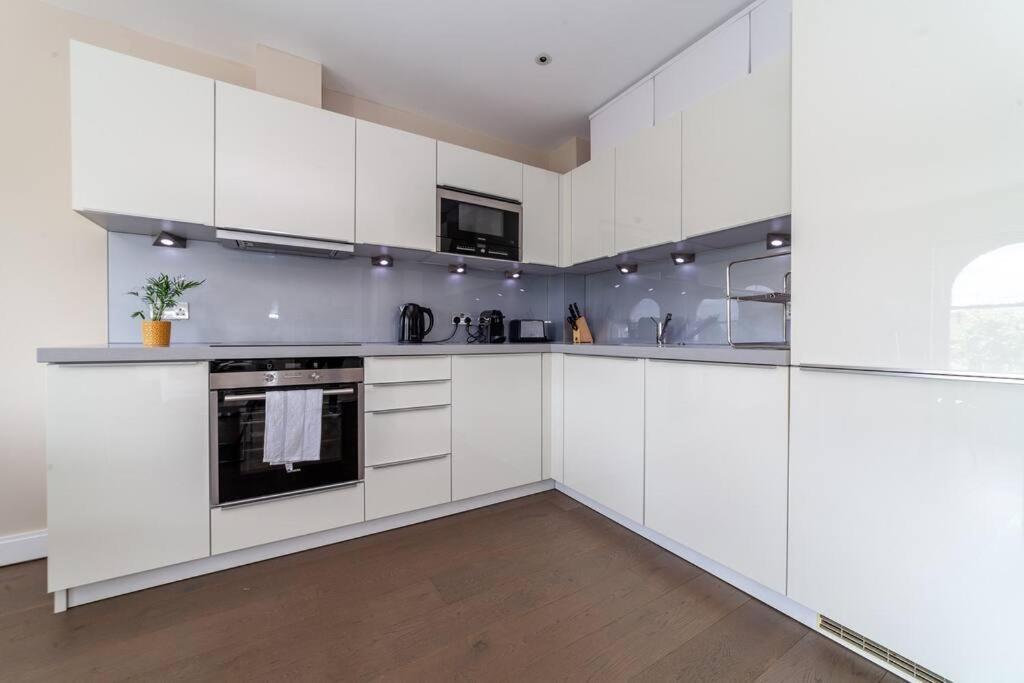 Spacious Modern One Bedroom Flat In Chelsea Apartamento