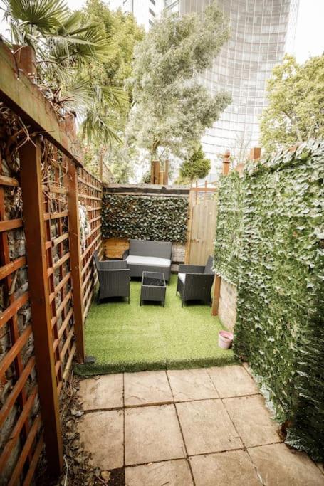 Apartment Perfect Location 4bed 2 Bath Spacious *