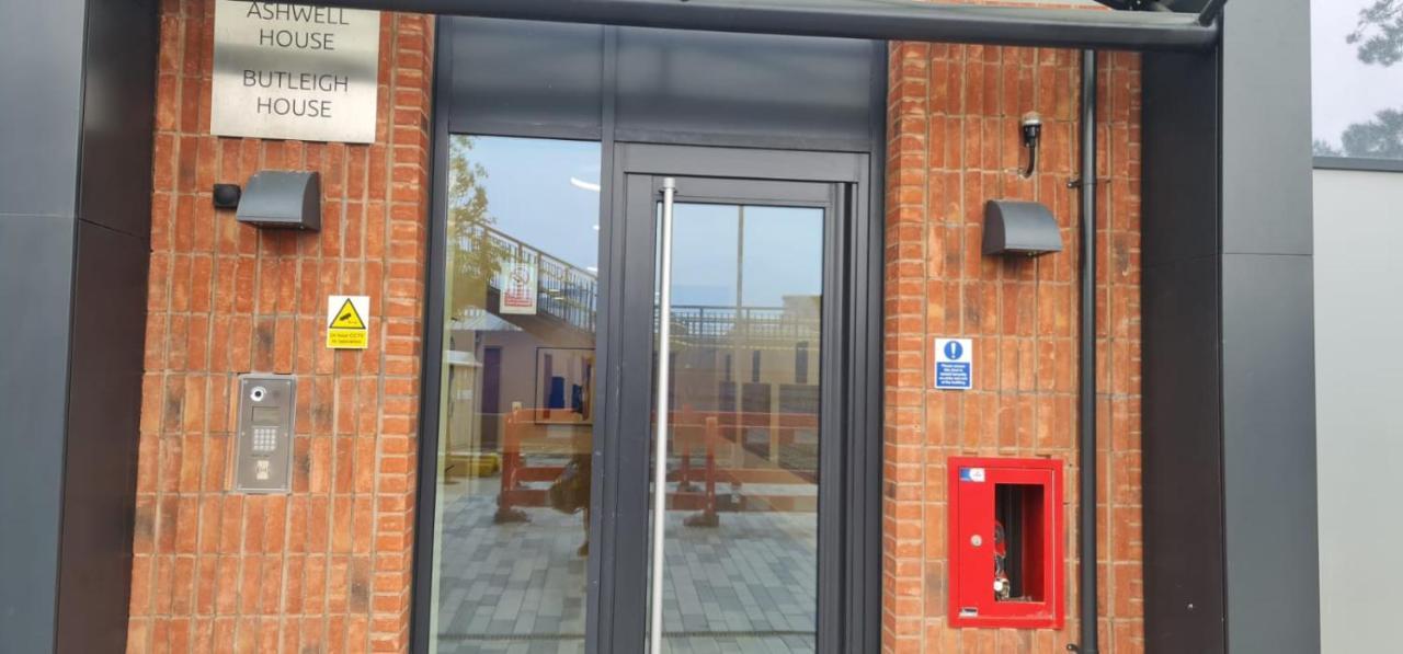 Appartement Two Bedroom Near Southall Station! *