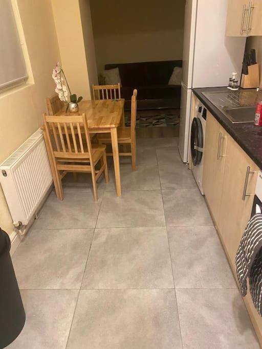 Flat 11 Brixton Hill, 1 Bedroom, 1 Bathroom Flat *
