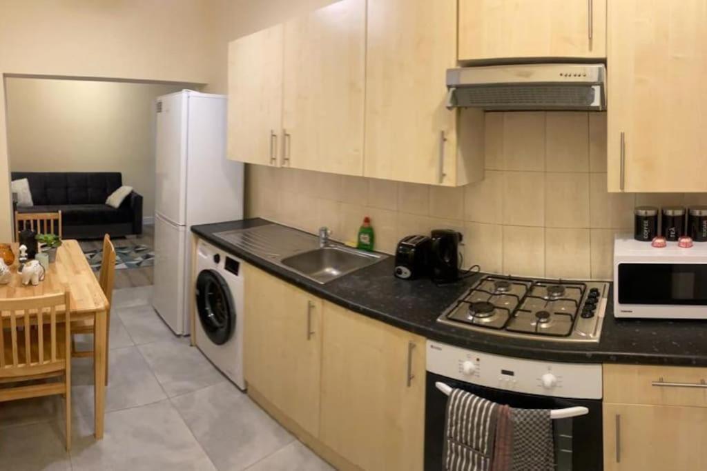 Apartamento Flat 11 Brixton Hill, 1 Bedroom, 1 Bathroom Flat Londres