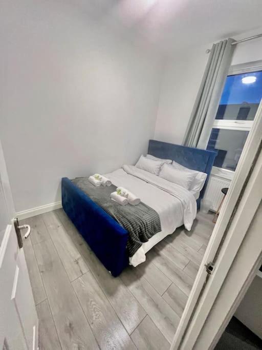 Flat 3 Battersea Park Rd, 2 Bedroom, 1 Bathroom Flat Apartment