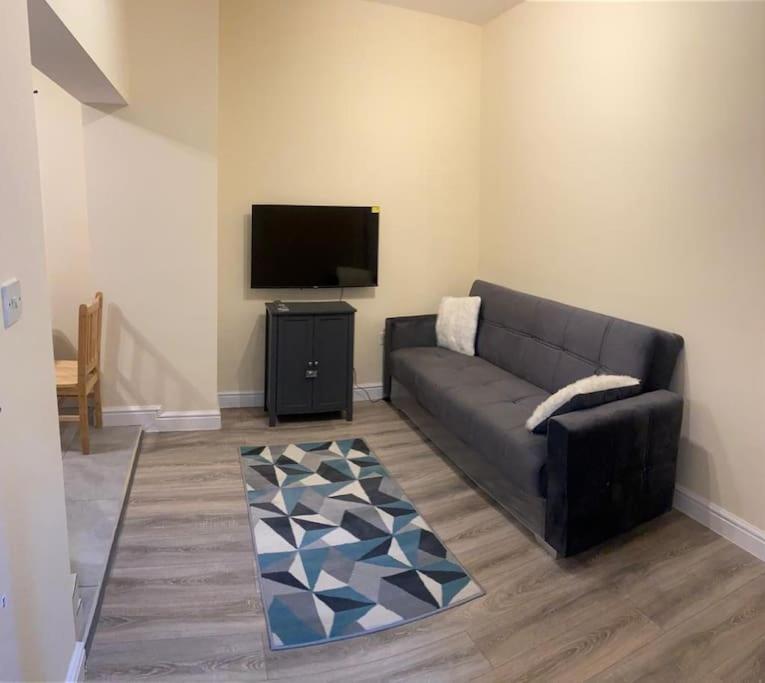 Flat 11 Brixton Hill, 1 Bedroom, 1 Bathroom Flat