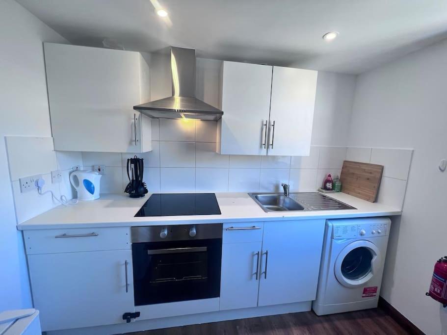 Flat 10 Near Westfield Centre, 1 Bedroom, 1 Bathroom Flat Apartamento Londres