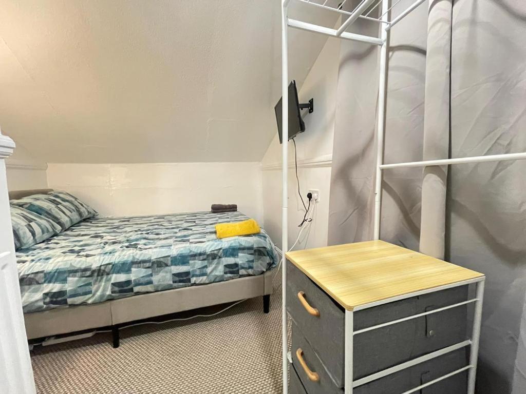 Hospedagem domiciliar Cosy With Smart Tv In Stratford *