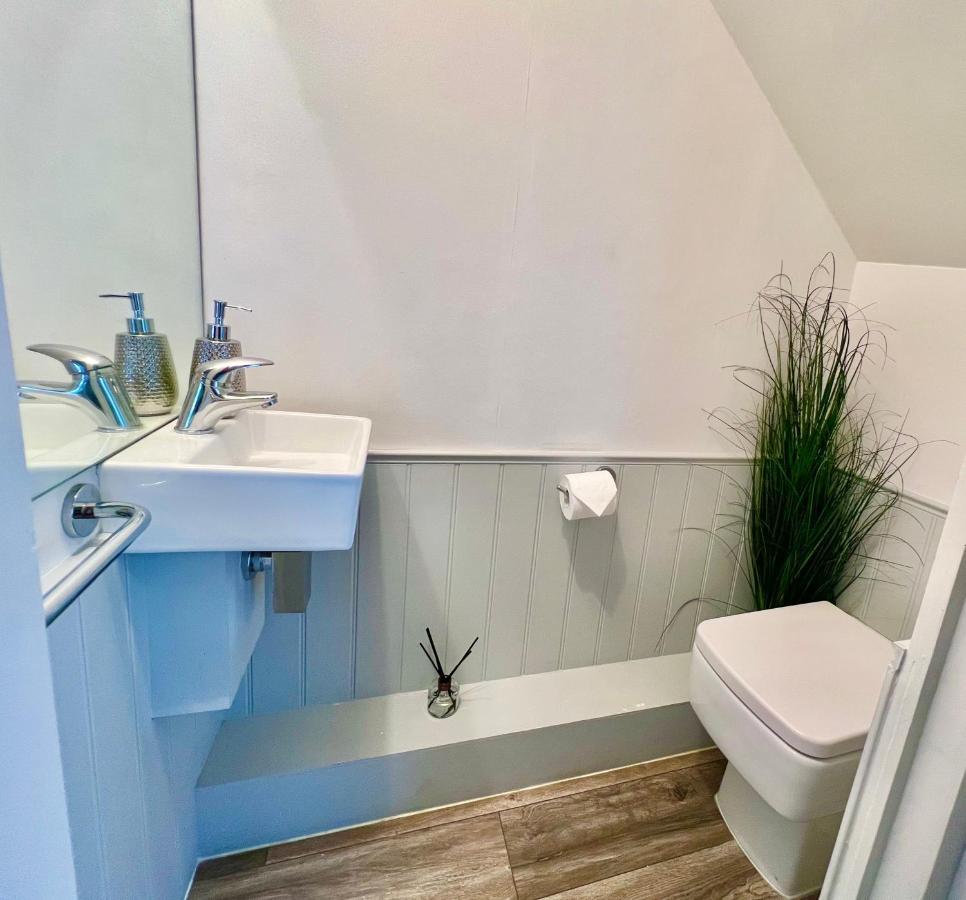 Stylish Garden Flat In Kensington Olympia Apartment London
