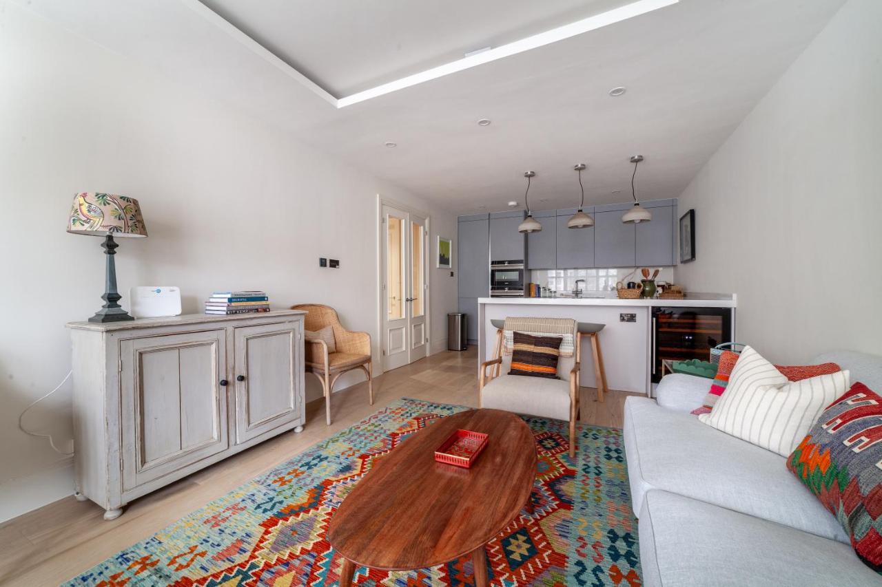 Primary Located Splendid 2br Flat Near Hyde Park London