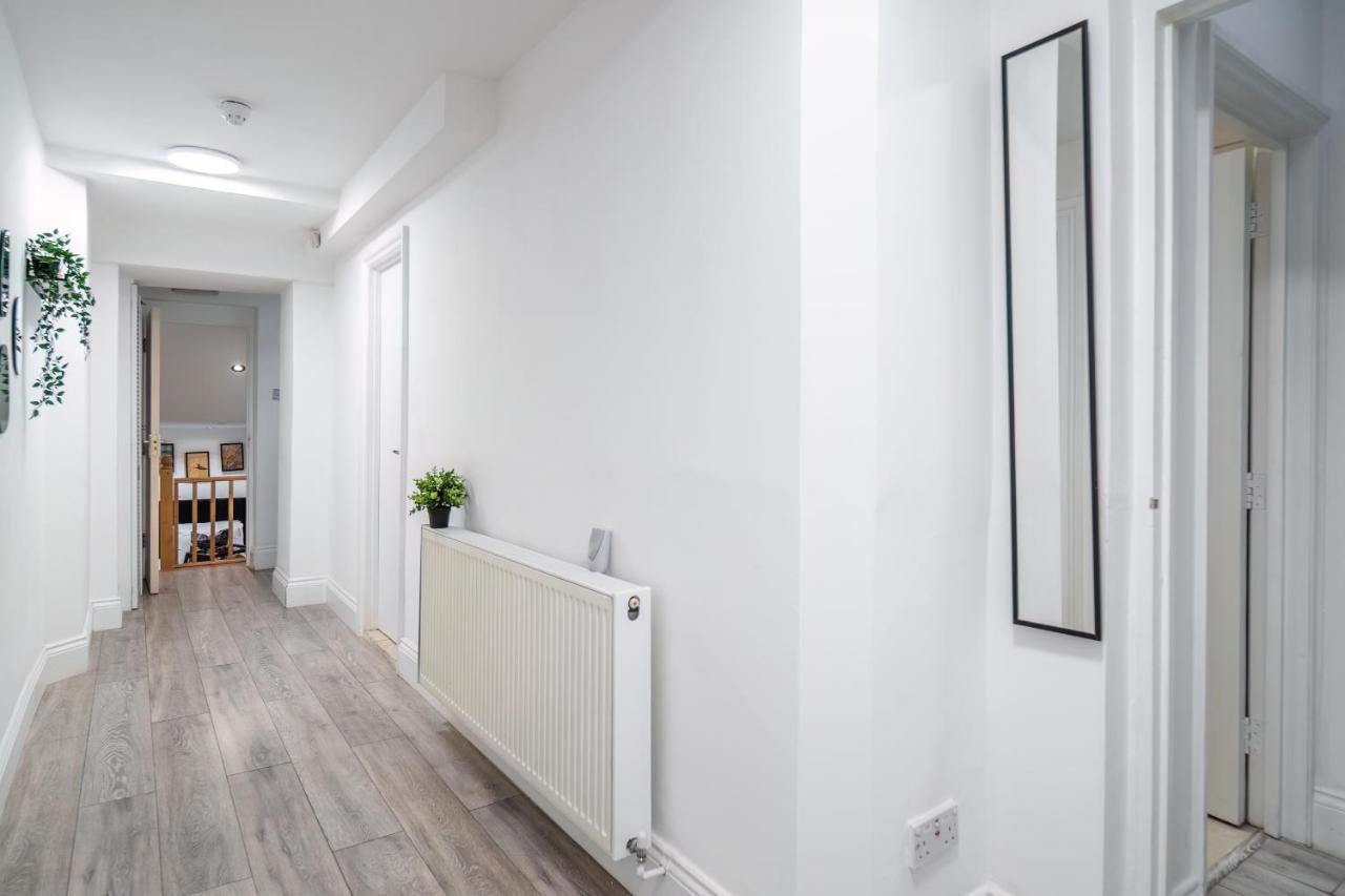 Funky Trendy Modern 3 Bed 3 Bath House In Dalston Londres