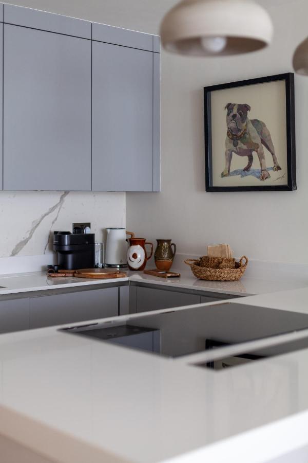Primary Located Splendid 2br Flat Near Hyde Park London