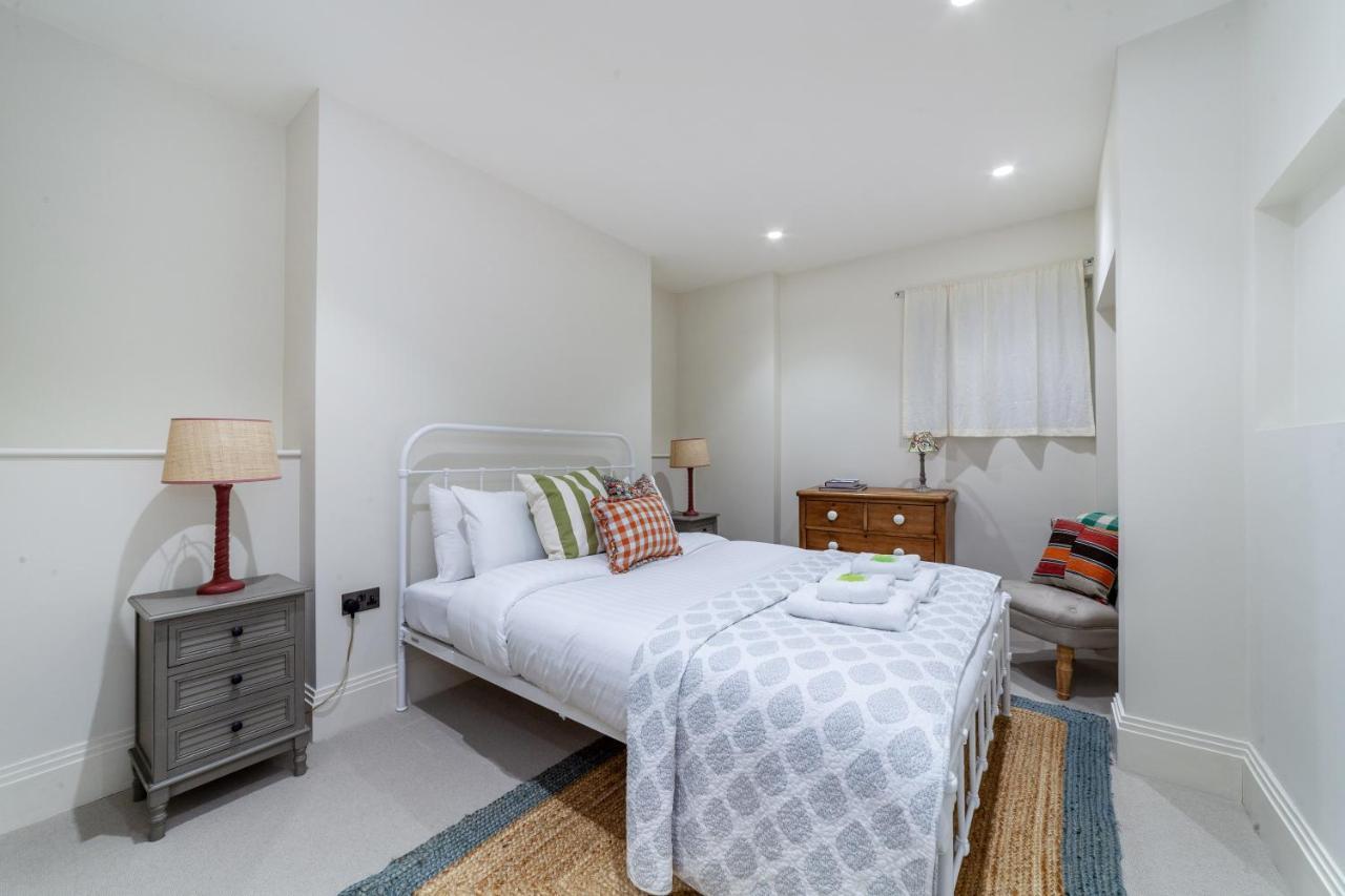 Primary Located Splendid 2br Flat Near Hyde Park Apartment *