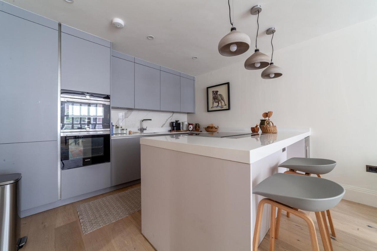 Primary Located Splendid 2br Flat Near Hyde Park Apartment London