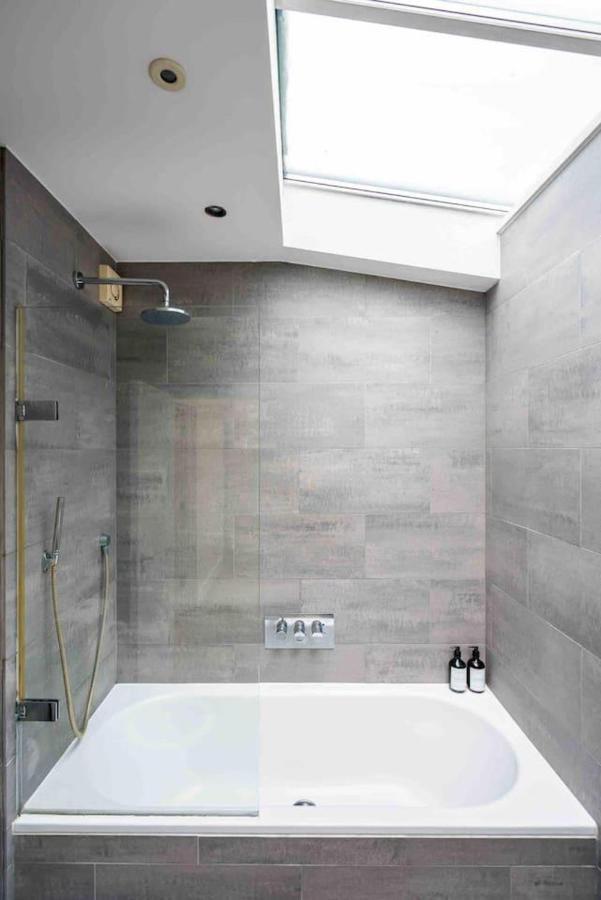 Immaculate 1-bed House In * Londres