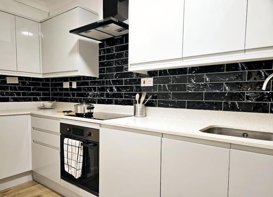 Apartamento Wonderful In Wembley Londres