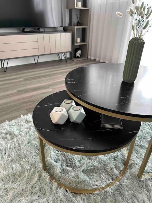 Stunning One-bedroom Apartment- Next To Tube Station- Sleeps 3 * Londres