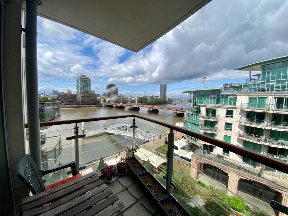 Cosy Private With Private Bathroom In A River View Flat London