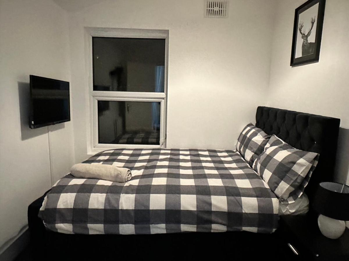 3 Bedroom House With Garden In Tottenham Hébergement de vacances