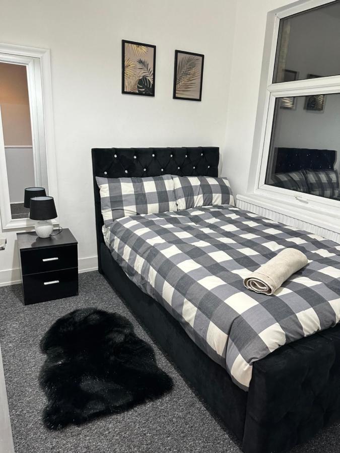 3 Bedroom House With Garden In Tottenham