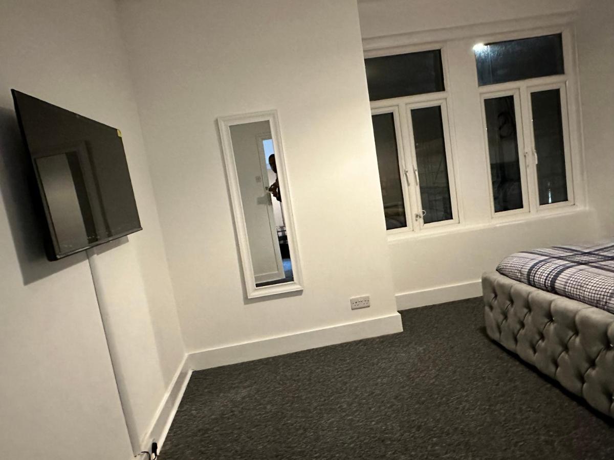 3 Bedroom House With Garden In Tottenham Hébergement de vacances