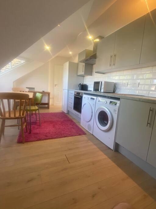 Apartment Cosy Attic Flat With Views *
