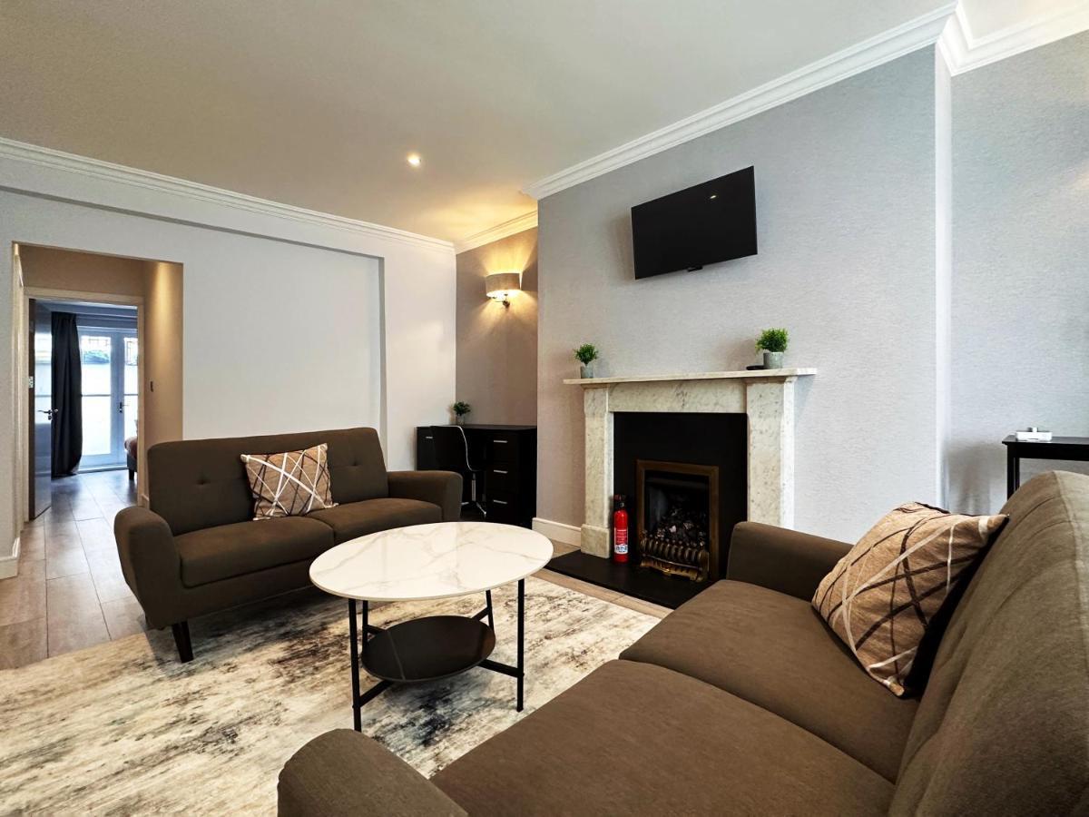 Kevins Place Near Paddington Apartment