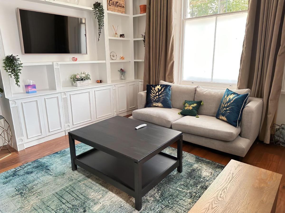 Luxurious 2-bedroom, 2-bathroom Paddington Retreat With En-suite Tv Bed Apartamento Londres