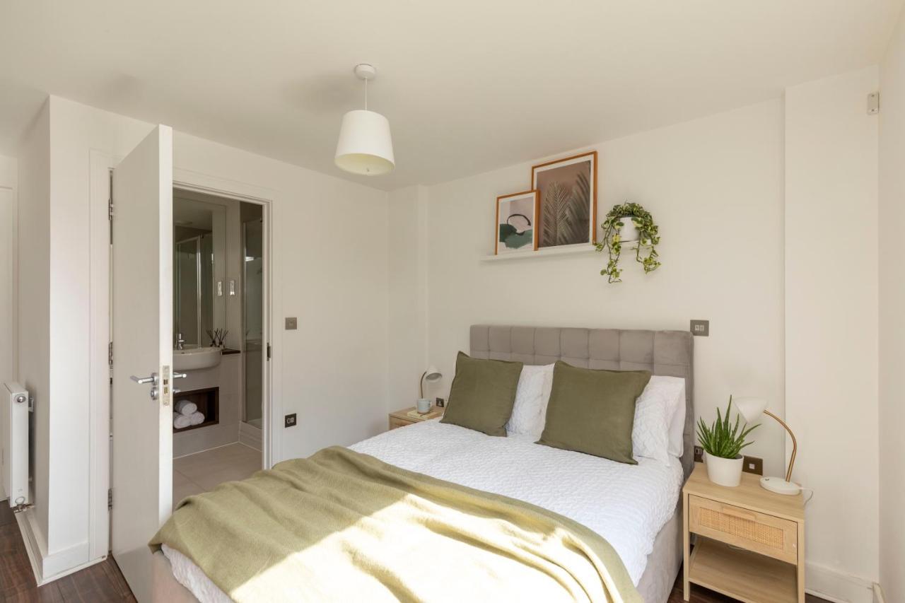 Modern Luxe Just 10 Mins From Tower Bridge! Easy Access To Tube And Bus * Londres