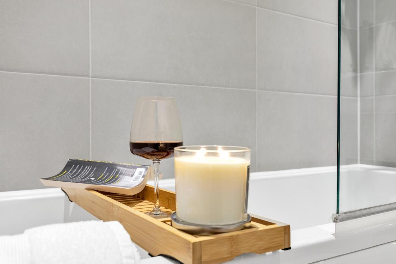 Modern Luxe Just 10 Mins From Tower Bridge! Easy Access To Tube And Bus *