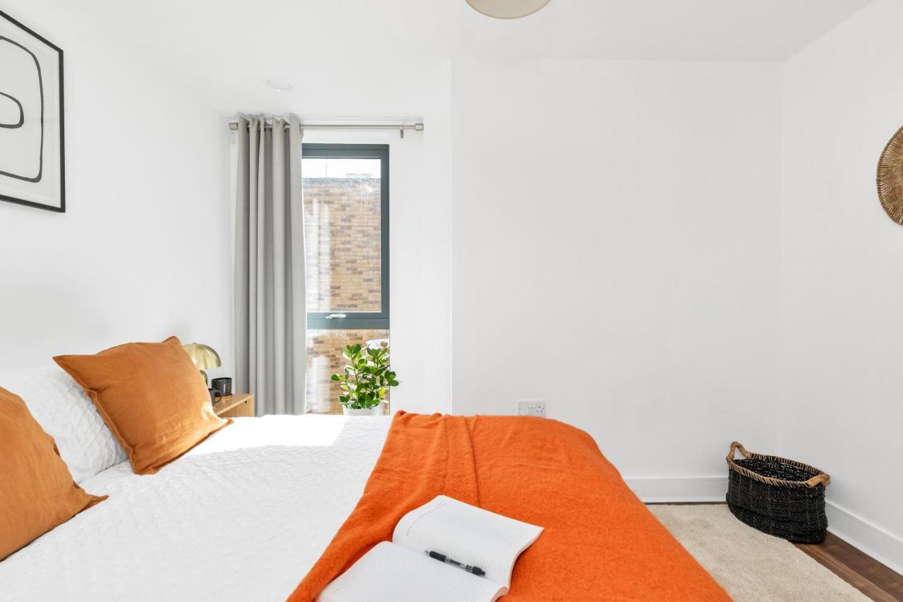 Apartamento Modern Luxe Just 10 Mins From Tower Bridge! Easy Access To Tube And Bus *