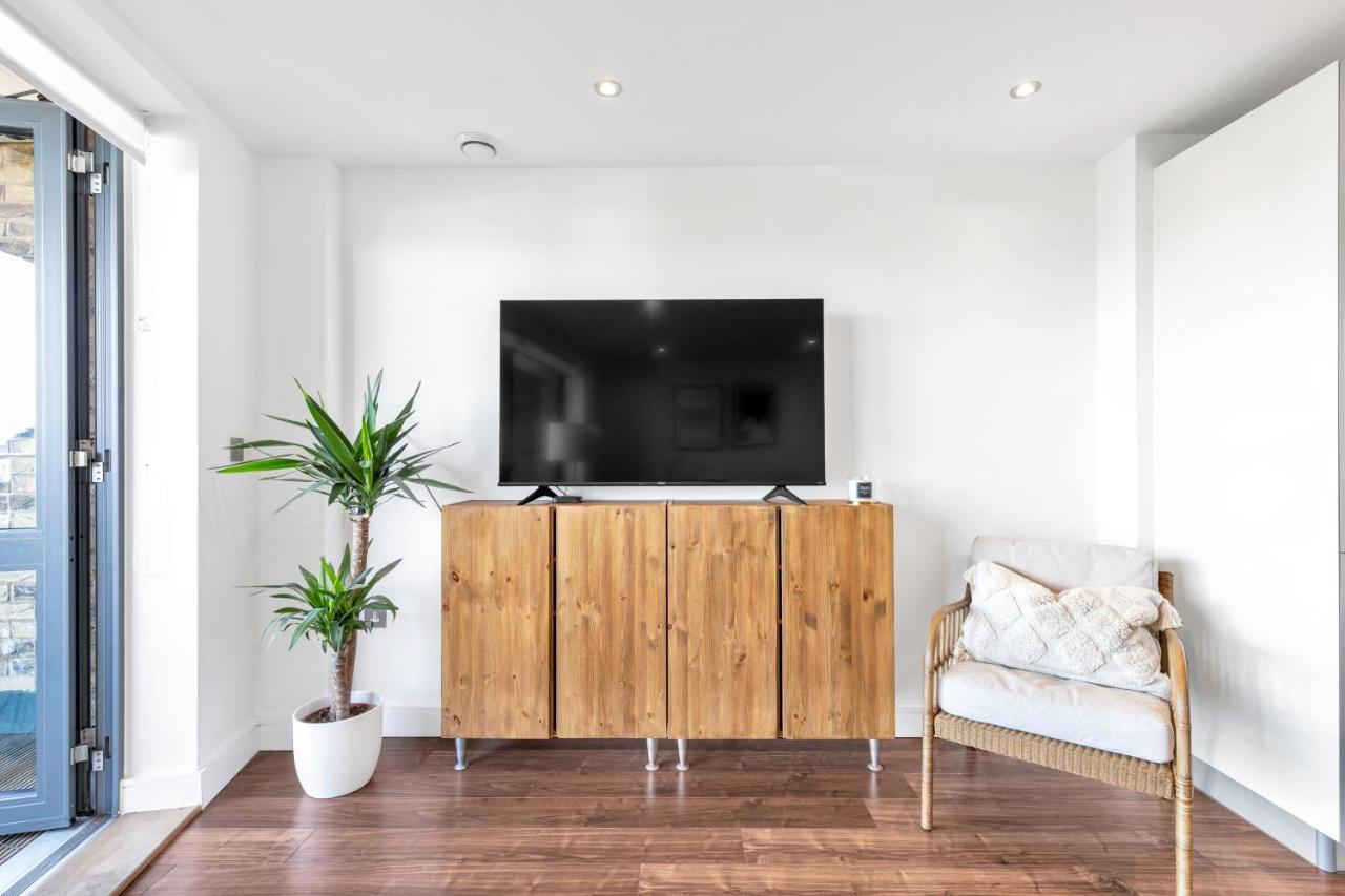 Modern Luxe Just 10 Mins From Tower Bridge! Easy Access To Tube And Bus Apartamento