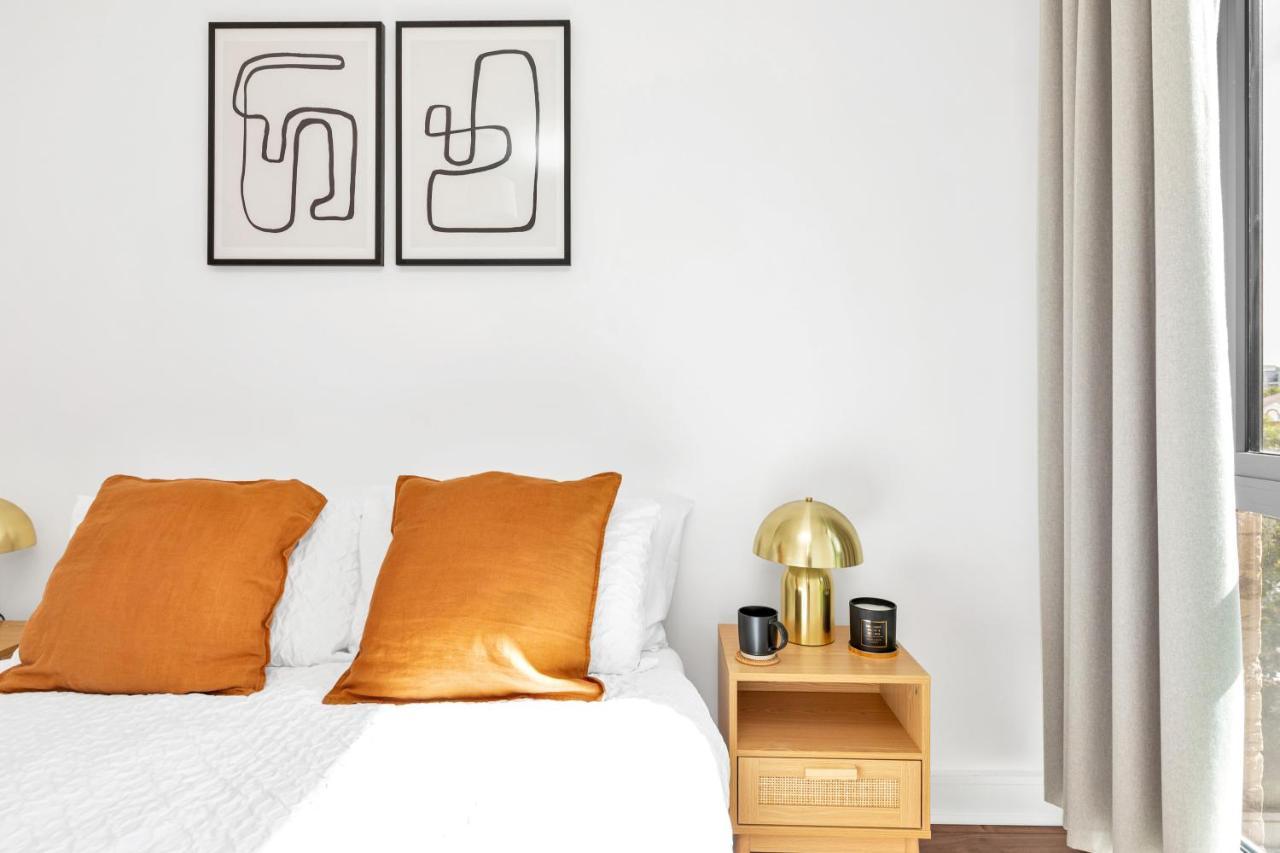 Modern Luxe Just 10 Mins From Tower Bridge! Easy Access To Tube And Bus Londres