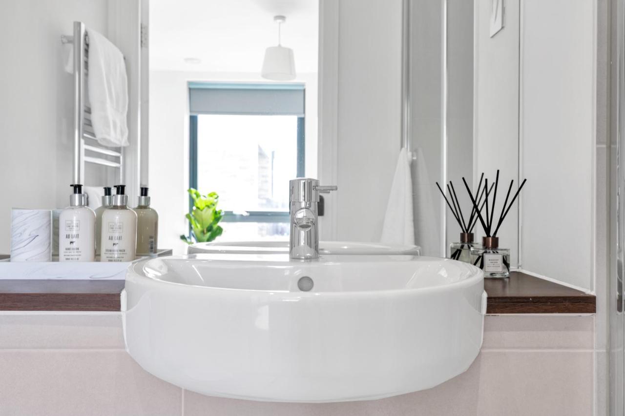 Apartamento Modern Luxe Just 10 Mins From Tower Bridge! Easy Access To Tube And Bus *