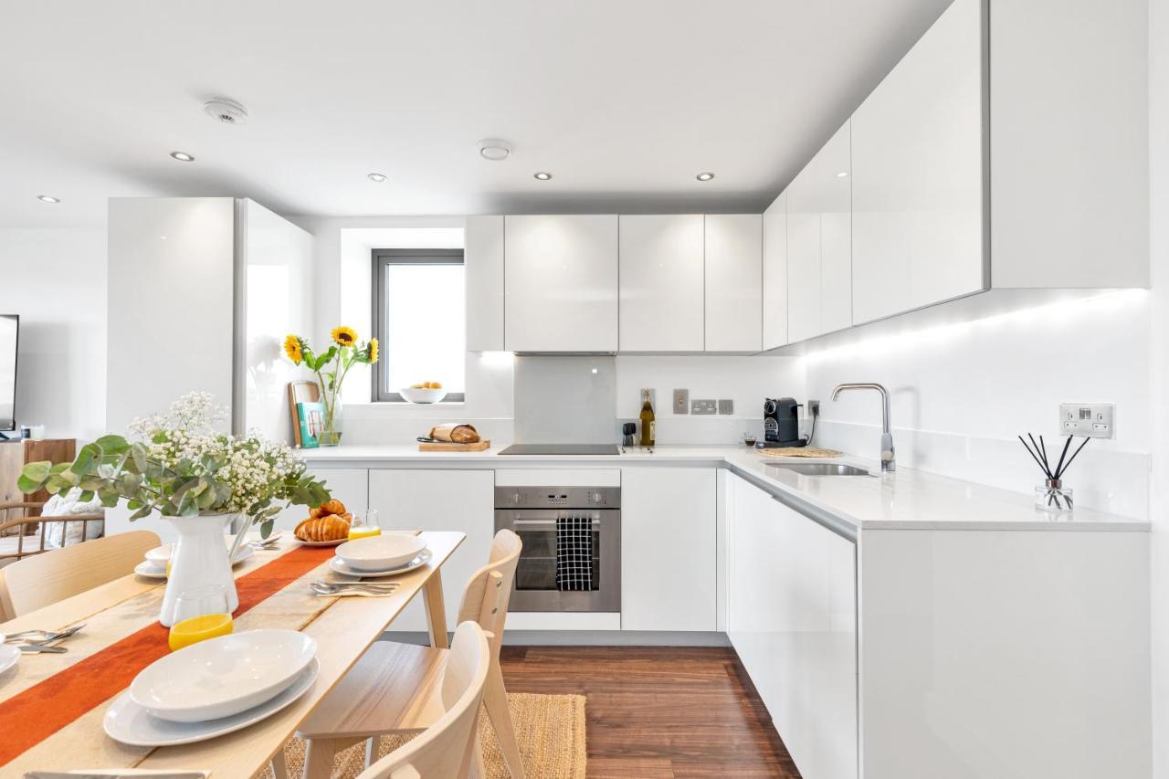Modern Luxe Just 10 Mins From Tower Bridge! Easy Access To Tube And Bus Apartment
