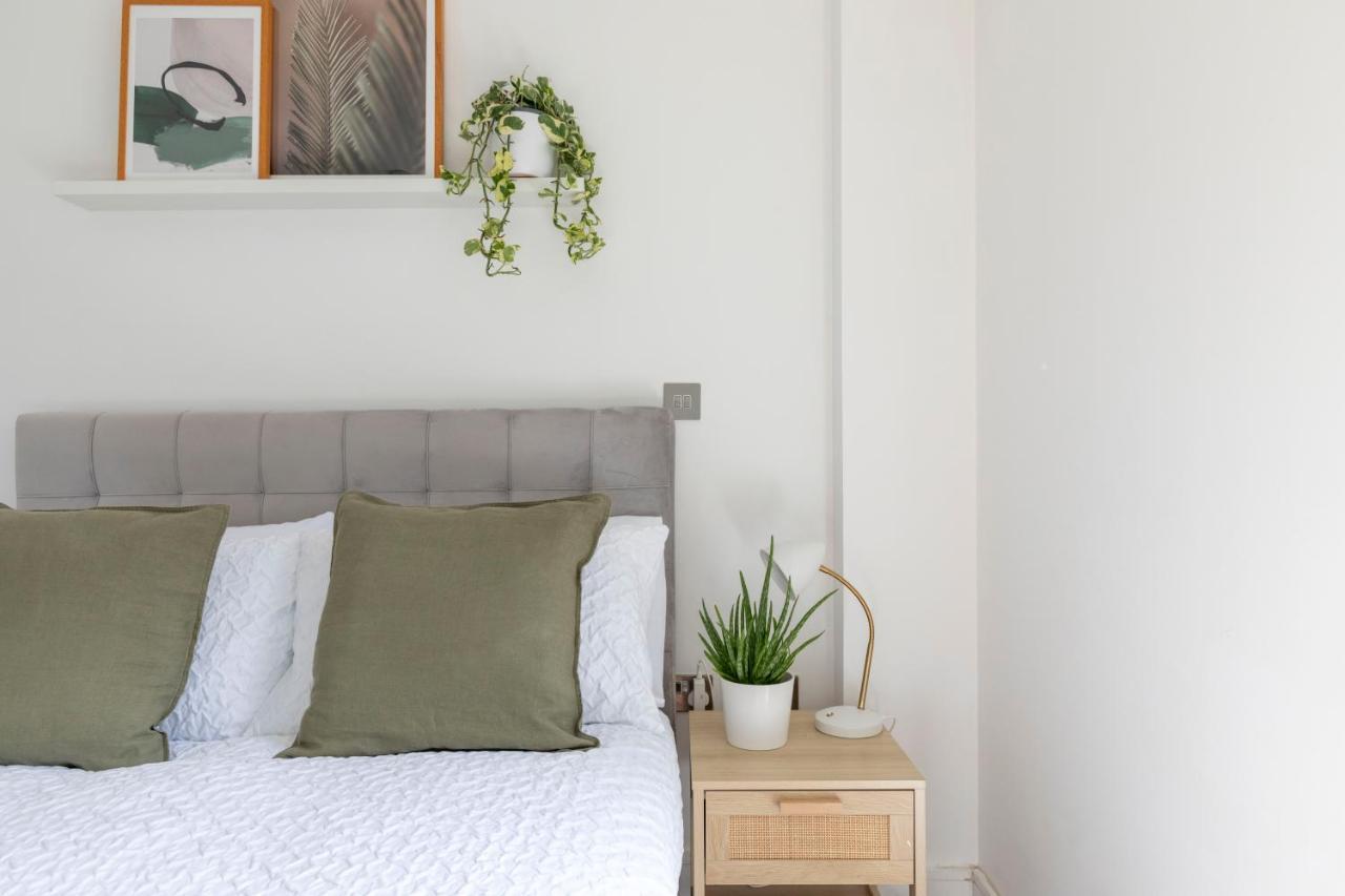 Apartment Modern Luxe Just 10 Mins From Tower Bridge! Easy Access To Tube And Bus *