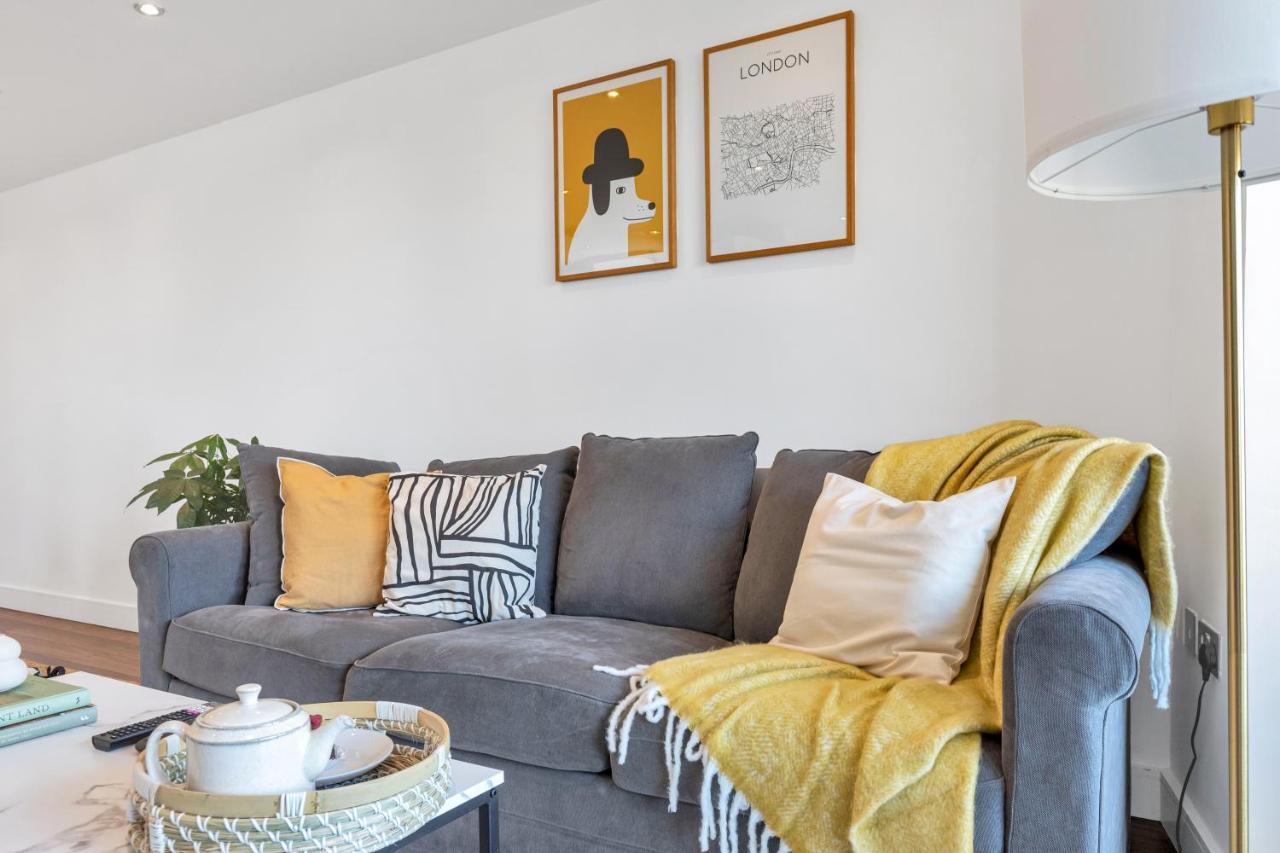 Modern Luxe Just 10 Mins From Tower Bridge! Easy Access To Tube And Bus Apartment *