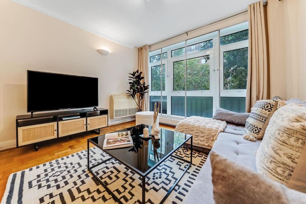 Unique 2 Bed 2 Bath Victorian Flat Regents Park Appartement