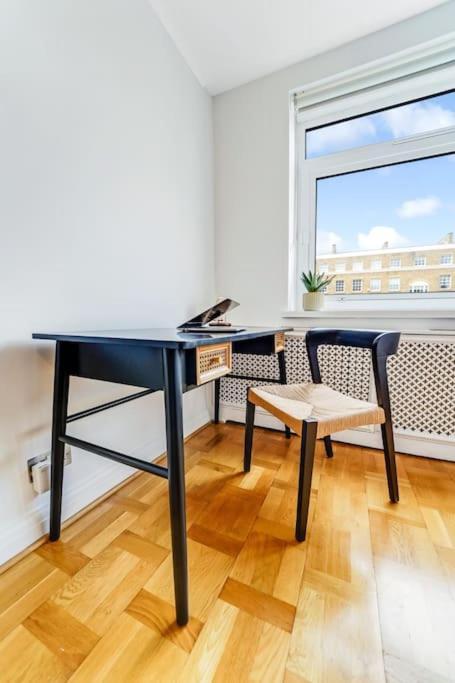 Unique 2 Bed 2 Bath Victorian Flat Regents Park * Londen
